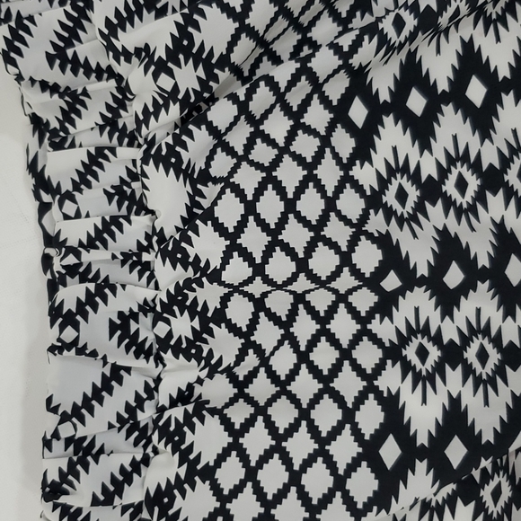 B tween black and white patterned skorts - Picture 7 of 7